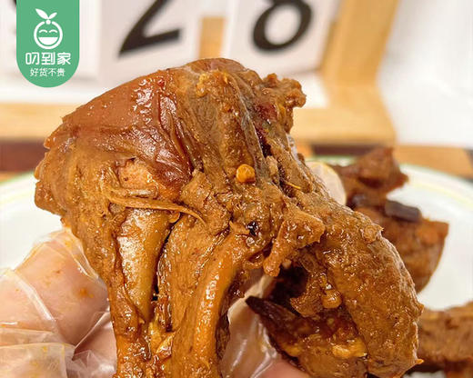 【预售-4月8日配送】【到手2盒】周黑鸭卤鸭锁骨（甜辣味）/1份（150g*2盒）赠1罐轻上水果桶芭乐青提汁420ml生产日期：3月27日左右 商品图4