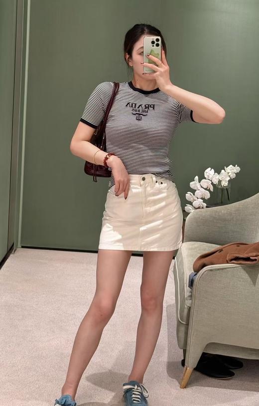 女款条纹针织上衣he020 商品图1