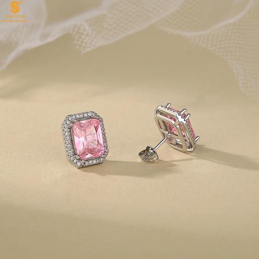 【香港周六福黄金钻石首饰】K铂金CNC彩宝钻石粉色浪漫耳钉 商品图1