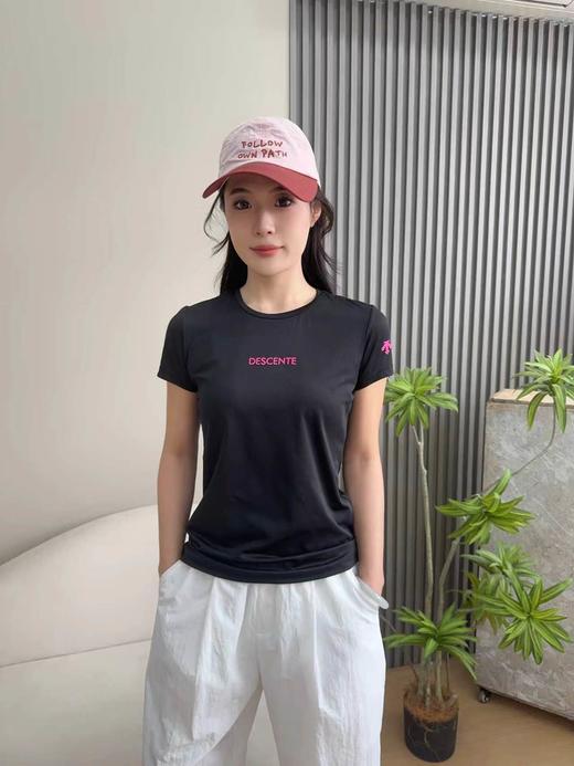 点此购买 迪桑特夏季TRAINING系列女士收腰短袖T恤 qk 344047 商品图4