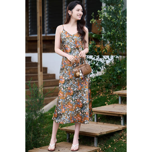 米思阳2026夏季新款印花吊带裙优雅淑女气质显瘦连衣裙1241/1036 商品图4