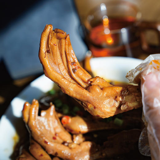 软糯糯鸭掌  200g/袋   个大饱满，鲜香软糯，轻轻一抿就脱骨 商品图1