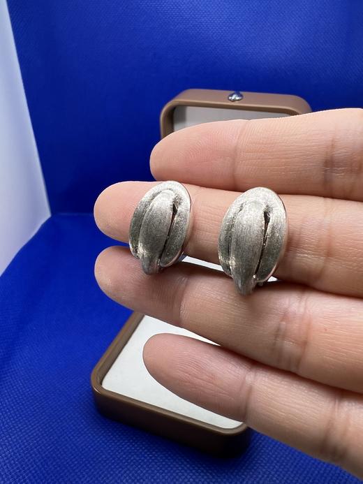 【日本溯源之旅】18k金耳夹 设计师重工款 精致日式手工拉丝金工艺 叠层设计 高级质感  经典弹力夹 8.5g  （展会产品拍下后不支持7天无理由退换货） 商品图0