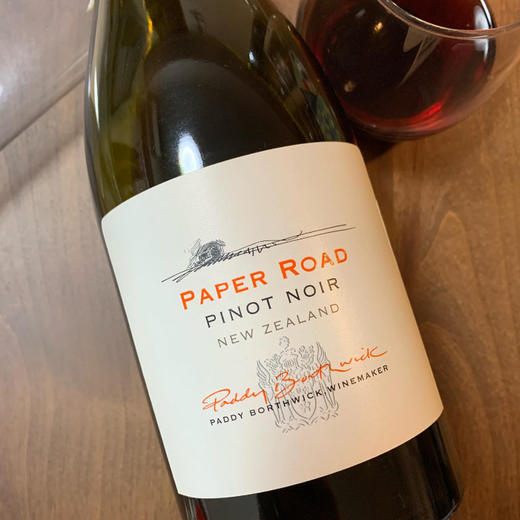 93分多金奖！新西兰名庄！纸路黑皮诺红葡萄酒 Paper Road Pinot Noir 2022 商品图1