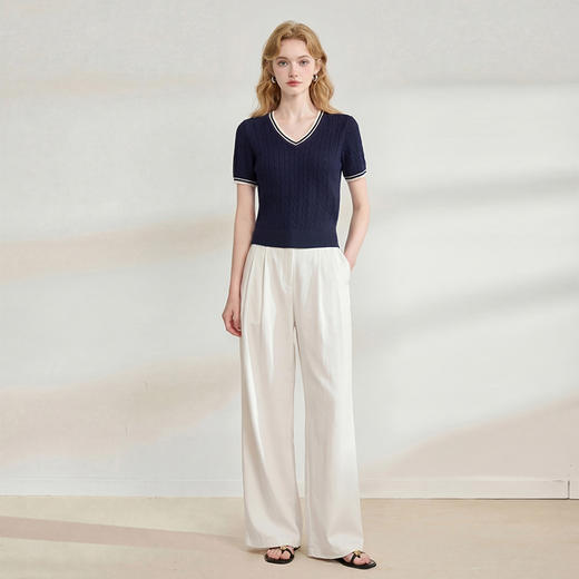 西遇2026夏季新款V领针织T恤女学院风撞色修身短款麻花短袖上衣E0060276 商品图1