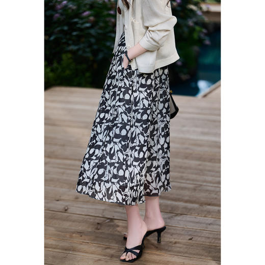 米思阳2026夏季新款黑白抽象印花苎麻天丝随性高级感大摆裙半身裙女6139 商品图1