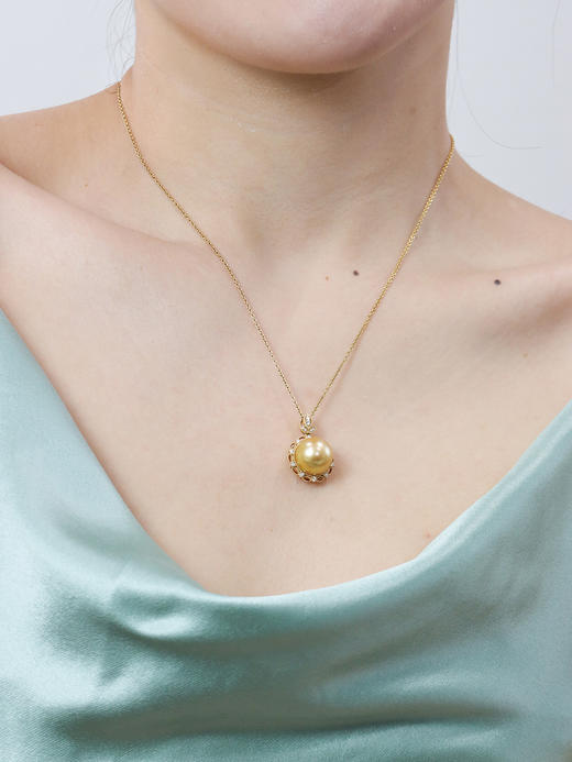 【日本溯源之旅】18k金南洋金珠钻石吊坠12-13mm钻石分数:0.15ct（展会产品拍下后不支持7天无理由退换货） 商品图1