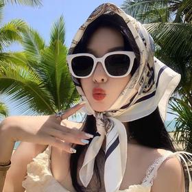 【四季可带！一巾多用】韩版时尚仿真丝70方巾丝巾女字母印花小方巾职场装饰领巾头巾。xb