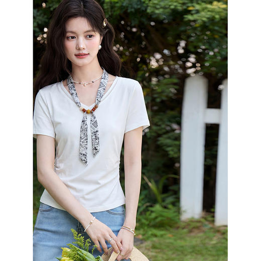 鹿向南【0405/20:00新品前1小时7折限量100件】白色V领短袖T恤 商品图2