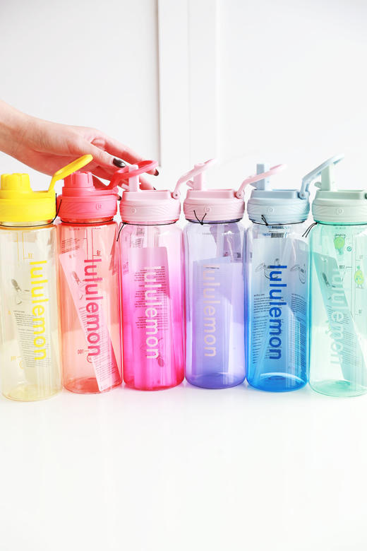 心头爱水杯，配色都好好看！！710ml貌美又高颜值运动水瓶E040266 商品图4