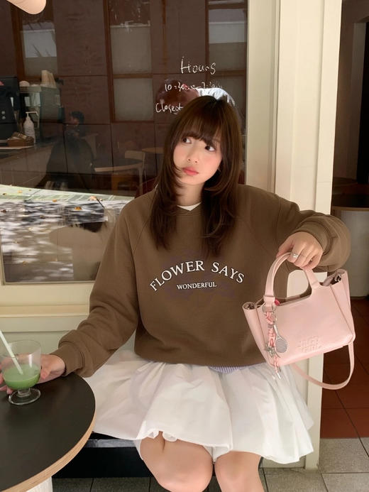 专柜实拍【花语卫衣！】拉夏贝尔/La Chapelle美式复古拼色圆领字母印花设计慵懒感三色长袖廓形卫衣 商品图9