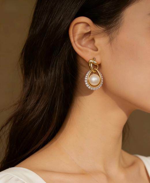 极光带钻 10-11mm爱迪生正圆珍珠耳钉 纯银 轻奢闪耀 [发：15] 商品图1