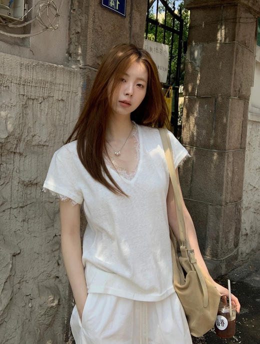 慵懒浪漫睫毛蕾丝V领水洗棉T恤 商品图14