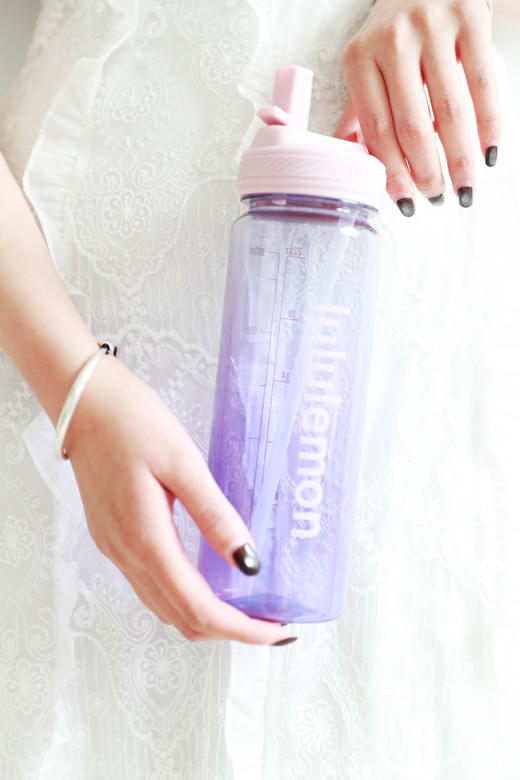 心头爱水杯，配色都好好看！！710ml貌美又高颜值运动水瓶E040266 商品图13