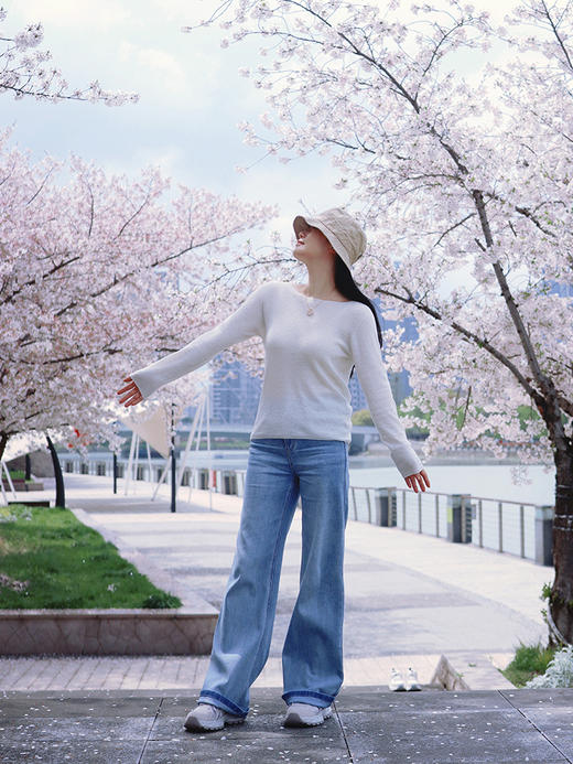 【100%精纺羊毛   肌理感树皮花一字领长袖】会呼吸的羊毛薄衫  预售7-10天 夏日羊毛系列 软糯亲肤敏感肌适用  高弹力包容各种身形  单穿、打底皆可适配多种场合 湖州仓 商品图2