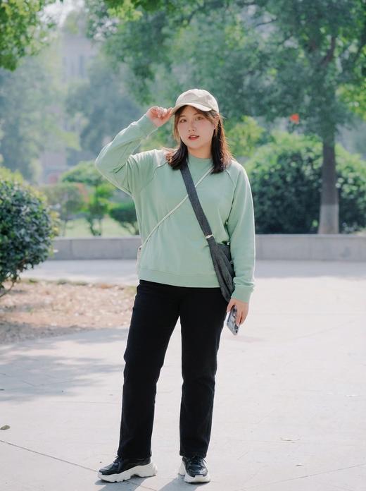 【群内福利】【春季卫衣】✨【年轻十岁】心选首款自主研发“活力感”卫衣！定制面料，现货无补！定染四色，高级不撞色！包容遮肉，休闲无敌，舒适无敌 商品图0