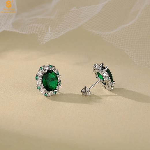 【香港周六福黄金钻石首饰】K铂金CNC彩宝钻石惊艳时光祖母绿耳钉 商品图1