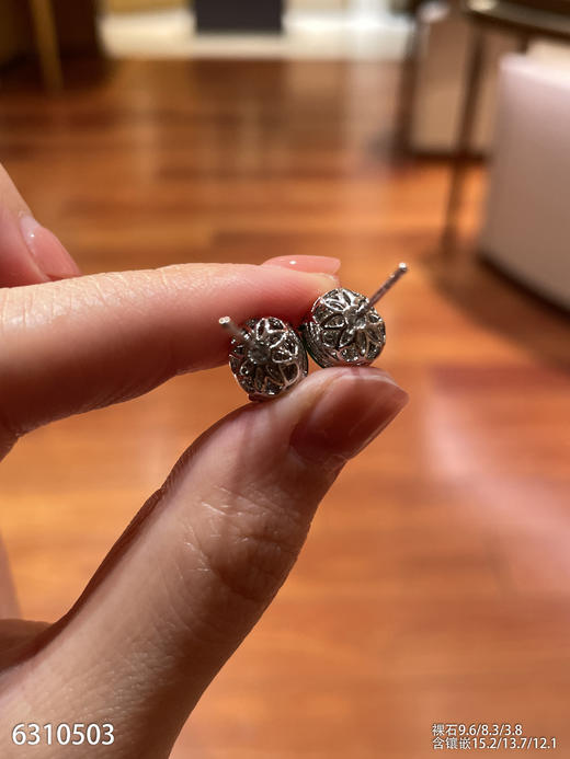 高冰种艳绿蛋面耳钉【6310503】具体价格微信咨询 商品图8