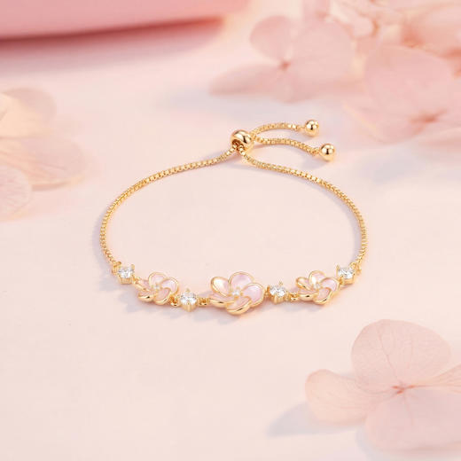 三彩2026新款浅粉滴釉立体花朵手链甜美轻法式温柔氛围感约会小众 商品图1
