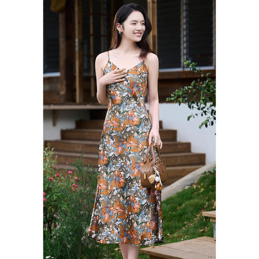 米思阳2026夏季新款印花吊带裙优雅淑女气质显瘦连衣裙1241/1036 商品图1
