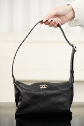 香奈儿 26P系列 hobo腋下包 黑金