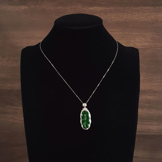 【天然正品】A货翡翠AU750收藏级白金镶钻镶天然细腻满绿冰种叶子造型（金枝玉叶）翡翠吊坠项链41.5*16.9*7.8MM（皆取最大值）131125AH21 商品图7