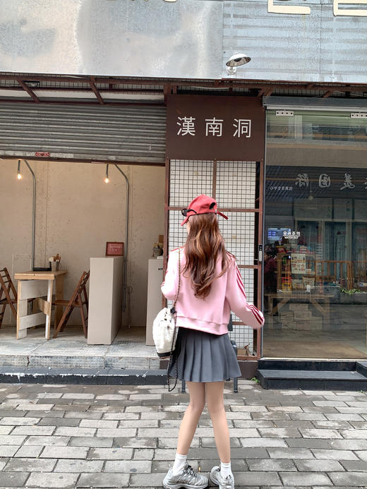 <曾小咸推荐>4.3现货秒杀 ！微信超特价！韩系字母印花拉链外套 日常219.99 立减130 秒杀89.99！！ 商品图8