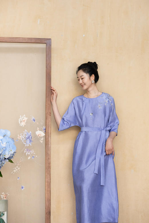 牧衣游原创 重磅双宫绸手工刺绣桑蚕丝连衣裙女蓝色复古长裙 以夏 商品图5