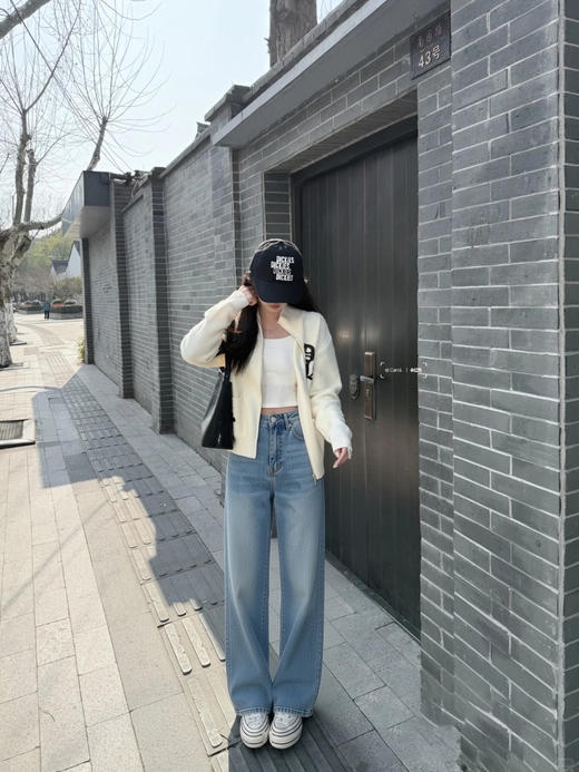 专柜实拍【时髦通勤】拉夏贝尔/La Chapelle显瘦有型单扣后腰撞色标简约设计感微弹直筒窄版牛仔裤 商品图7