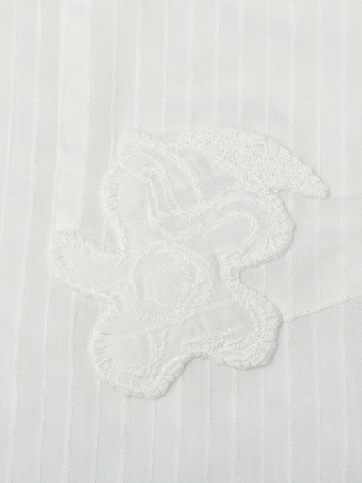 式慵懒风白色条纹天丝衬衫女 翻领中袖刺绣口袋宽松防晒衫 小个子通勤百搭上衣 商品图3