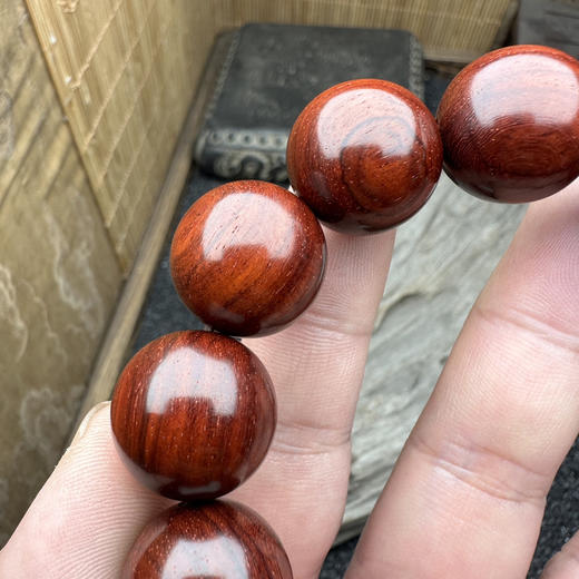 【周五秒杀】1.8*13颗 4星 小叶紫檀（偏树芯） 商品图1