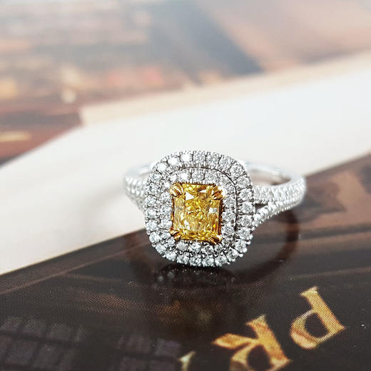 【天然正品】AU750白金百搭时尚设计师款雷蒂恩型0.54克拉浓彩黄黄钻戒指11号（戒圈可改）300326NJS35 商品图3