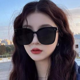 【防晒 + 颜值双在线！】时尚新款墨镜女高级感眼镜潮男士开车防晒防紫外线大脸网红太阳镜。xb