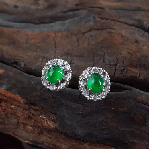 【天然正品】A货翡翠AU750白金镶钻镶天然细腻冰种满绿蛋面翡翠耳钉18.4*9.4*8.8MM（皆取最大值）240326NJM07 商品图5