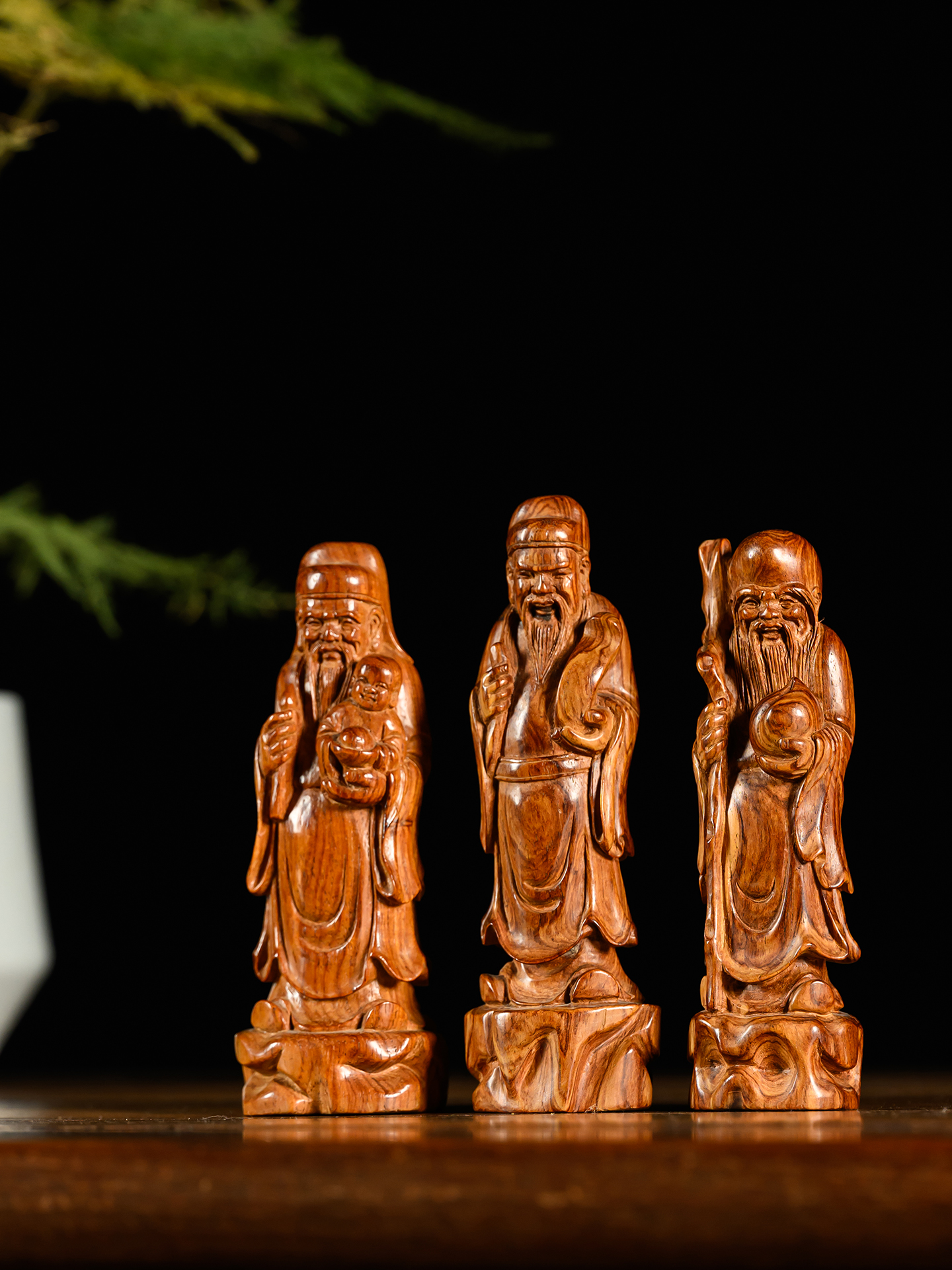 二十世纪	黄花梨木雕福禄寿人物摆件一组