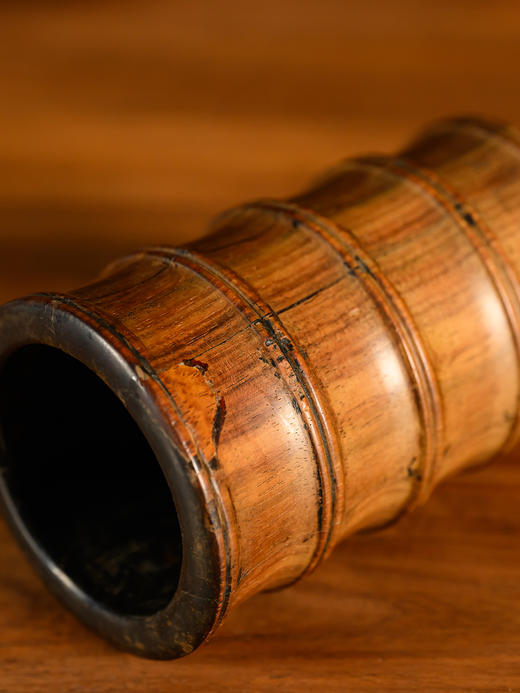 清	黄花梨竹节工一手握笔筒 商品图2