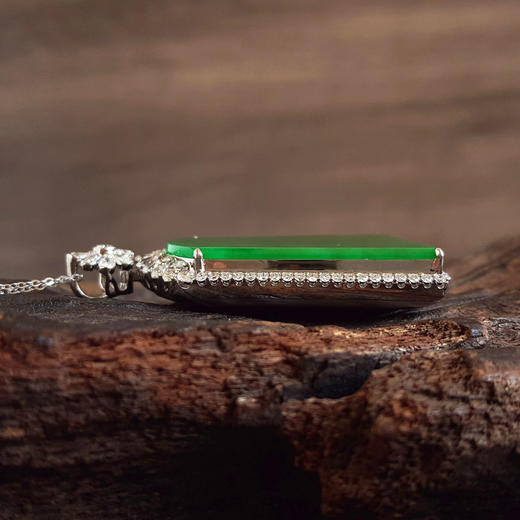 【天然正品】A货翡翠AU750收藏级白金镶钻镶天然细腻糯种满绿平安无事牌翡翠吊坠项链47.1*31.9*8.5MM（皆取最大值）230326NJS35 商品图6