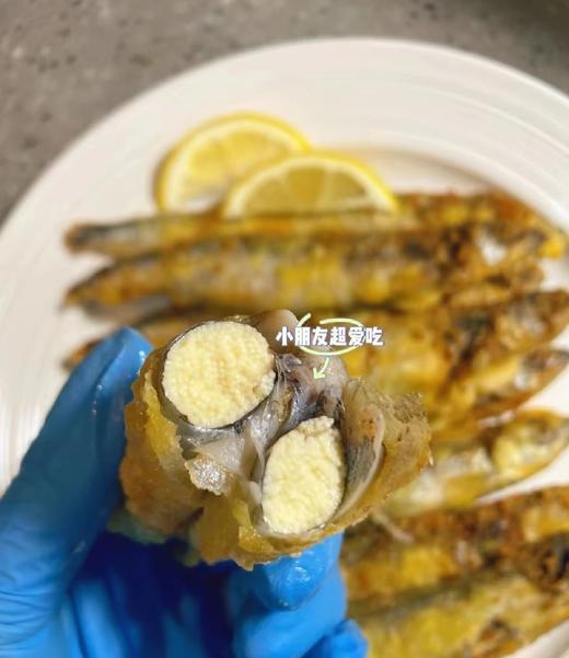 当季热卖的多春鱼，油炸，椒盐 ，烧烤 ，营养物质高，一口酥脆，满口鱼籽香👏🏻【新鲜活冻】 商品图1