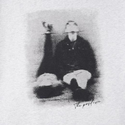 SDSA男装2026新款高贵轻奢复古素描感做旧人物宽松短袖休闲衫 商品图3