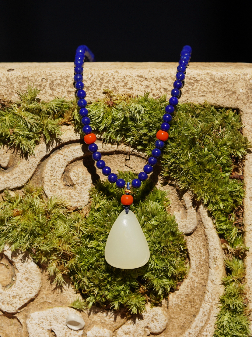 和田玉小籽料吊坠