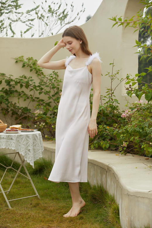 【满2件/99元】【秀黛】女羽毛吊带裙女士夏季吊带睡裙家居服ML554041T【门店同款】【如遇缺货自动退款，介意勿拍】 商品图3