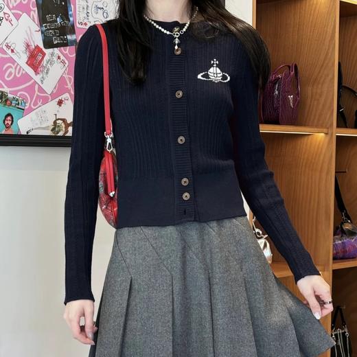 重磅渠道  土星圆领针织开衫   三色   细支羊毛坑条针织！ 商品图3