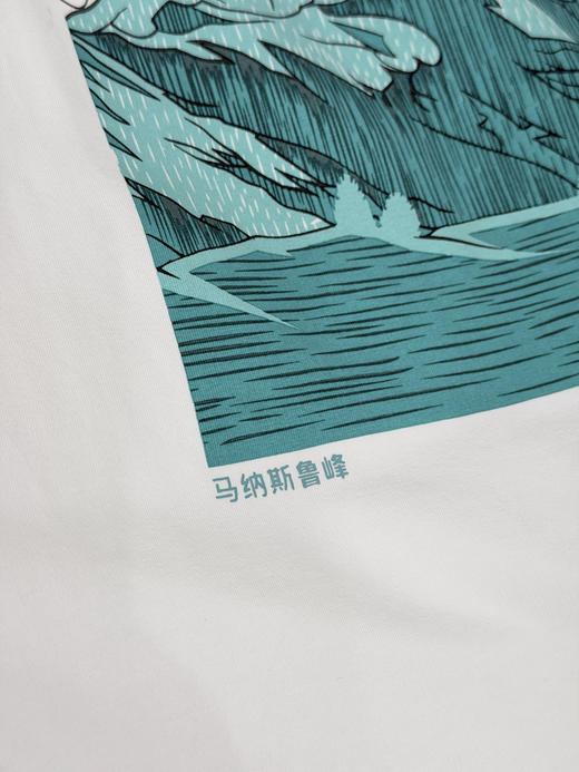 原单正品 KAILAS凯乐石中性款马纳斯鲁峰印花T恤短袖，
颜色：紫色、白色
尺码：S，M、L，XL、XXL 商品图5