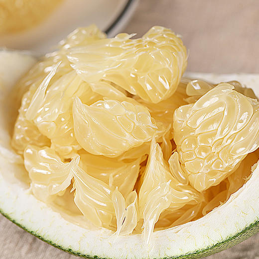 泰国翡翠红柚 /青柚  柚中上品  芳香四溢  入口清甜微酸 有着一股淡淡的清香 汁水充沛颗粒饱满    一口停不下来 商品图4