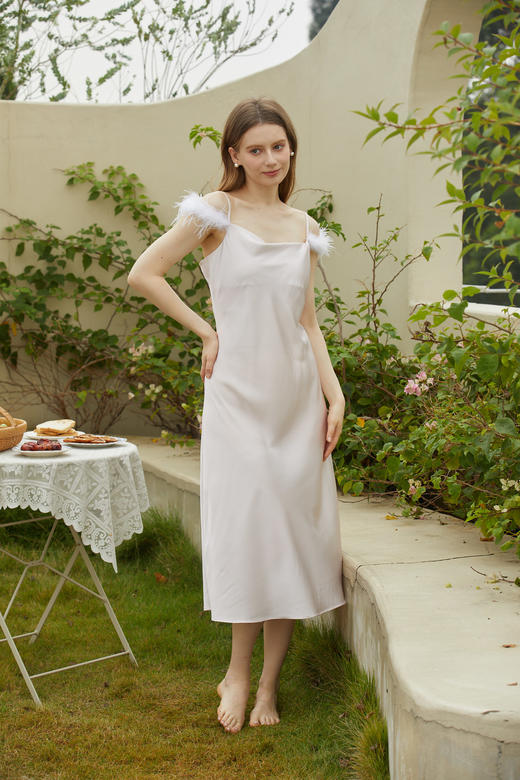 【满2件/99元】【秀黛】女羽毛吊带裙女士夏季吊带睡裙家居服ML554041T【门店同款】【如遇缺货自动退款，介意勿拍】 商品图6