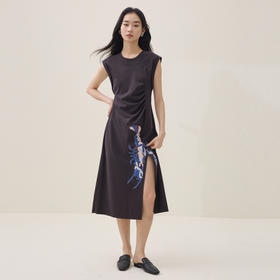 谜底针织连衣裙无袖2026夏季新品褶皱修饰身形贴布绣女262ML0511