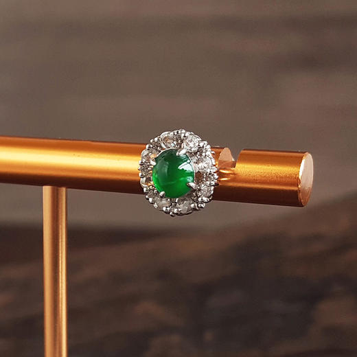 【天然正品】A货翡翠AU750白金镶钻镶天然细腻冰种满绿蛋面翡翠耳钉18.4*9.4*8.8MM（皆取最大值）240326NJM07 商品图2