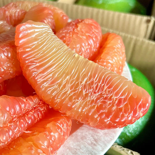 泰国翡翠红柚 /青柚  柚中上品  芳香四溢  入口清甜微酸 有着一股淡淡的清香 汁水充沛颗粒饱满    一口停不下来 商品图3