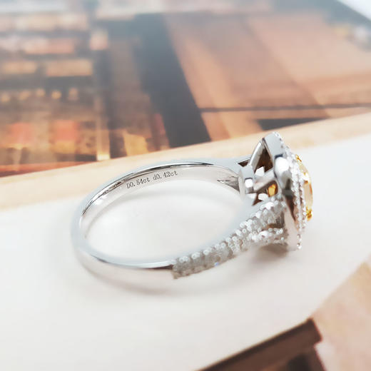 【天然正品】AU750白金百搭时尚设计师款雷蒂恩型0.54克拉浓彩黄黄钻戒指11号（戒圈可改）300326NJS35 商品图6