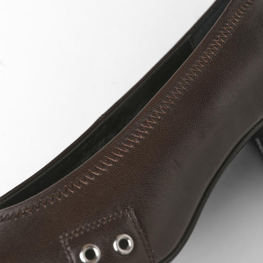 ROMI STUDIO“复古气质”头层牛皮圆头铆钉粗跟高跟鞋 RWDSP32066 商品图3